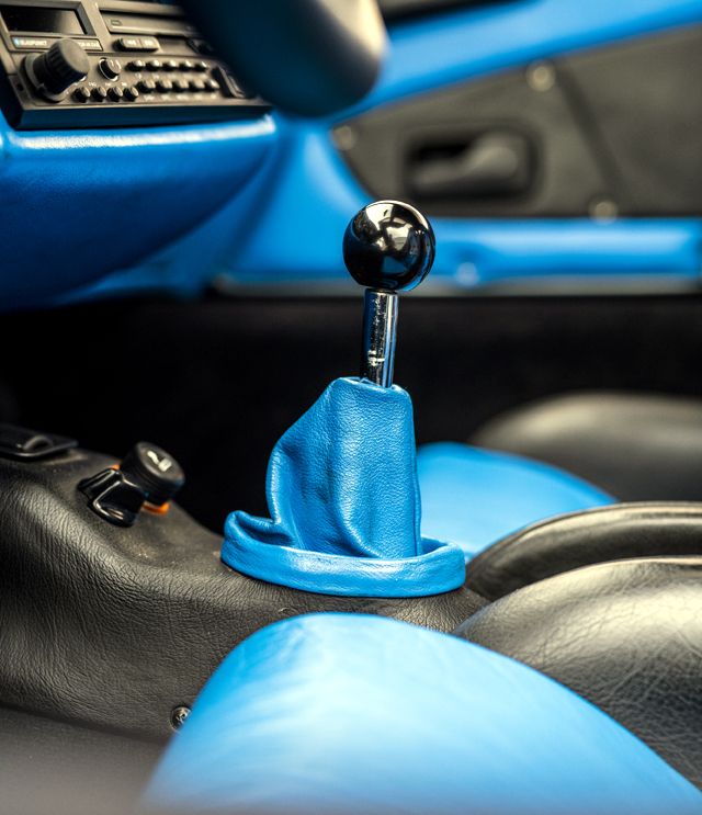  Единствената Isdera Commendatore 112i ще бъде препоръчана на търг 