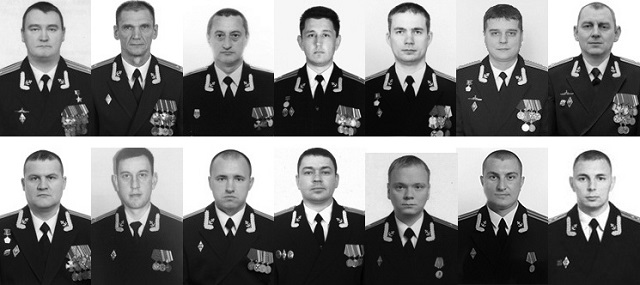 Русия се сбогува със загиналите моряци (СНИМКИ)