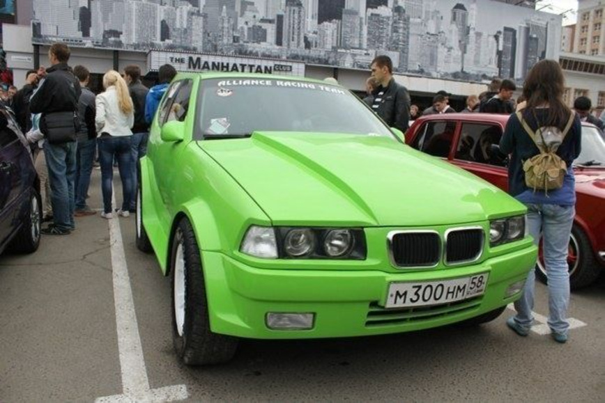 Кръстоска между Lada Niva и BMW 3er (E36)