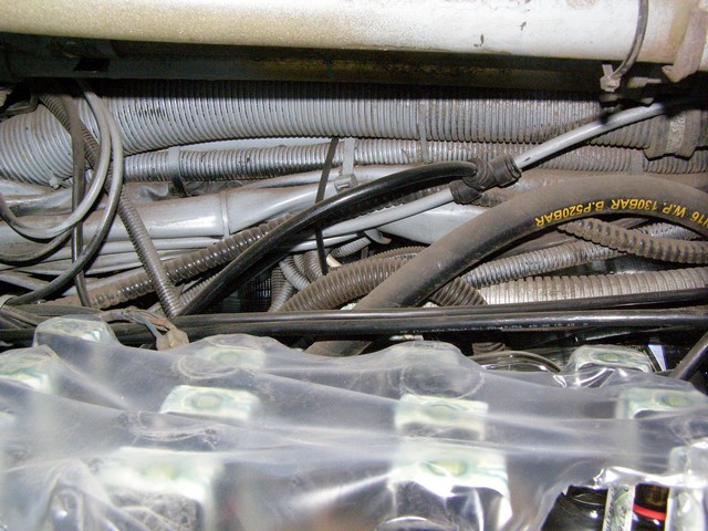 Откриха над 3,5 т алкохол в руски автобус