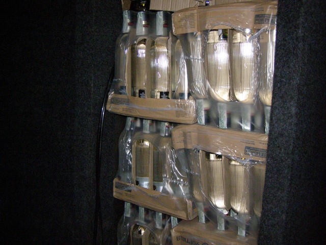 Откриха над 3,5 т алкохол в руски автобус