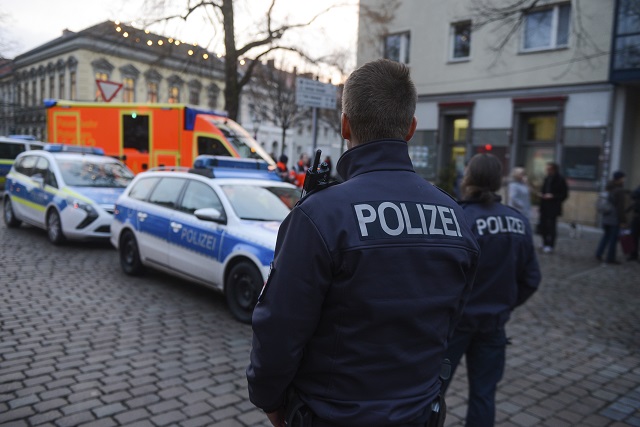 Обезвредиха бомба на коледен базар в Германия