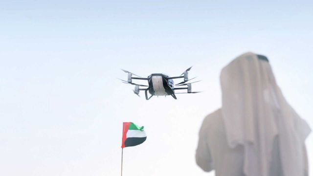 Първата летяща кола се появи в Дубай (ВИДЕО)
