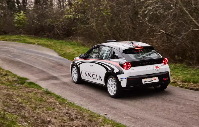 Lancia се завръща в мотоспорта с Ypsilon Rally 4 HF