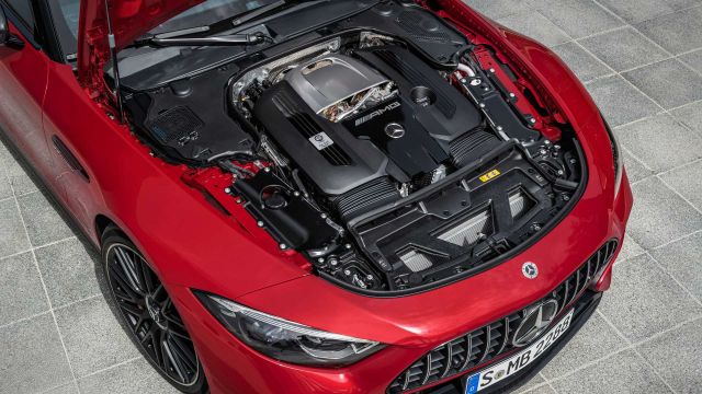 Mercedes представи новия SL с 4х4 и бензинов V8 с 577 конски сили
