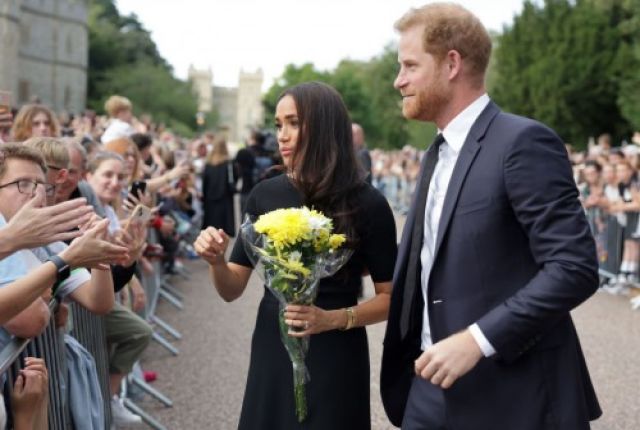 The Guardian: Децата на принц Хари и херцогиня Меган ще наследят нови кралски титли