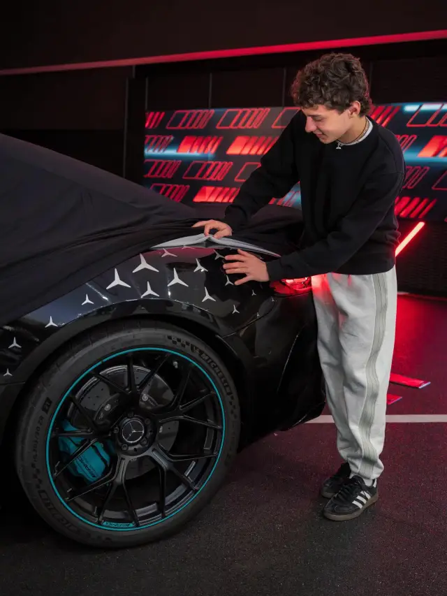 Пилот от Formula 1 блъсна чисто новия си лимитиран Mercedes