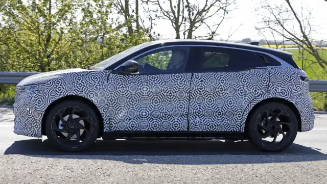 Новият Megane към този момент се появи по публичните пътища