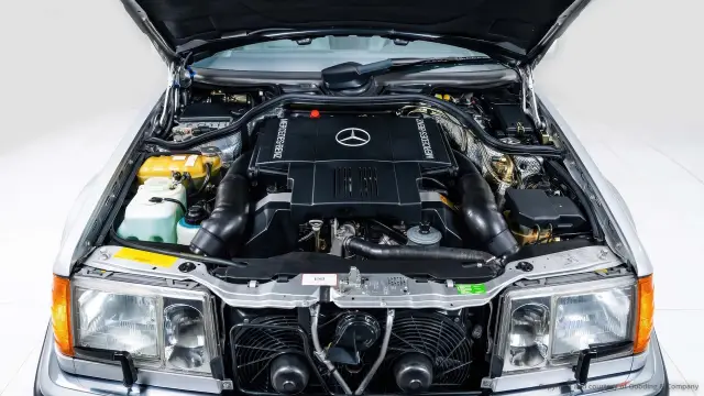 Продадоха тази сребриста 124-ка за над четвърт милион евро