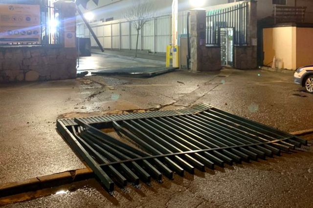  Съкратен служащ устрои разгром в испанската фабрика на Mercedes-Benz 