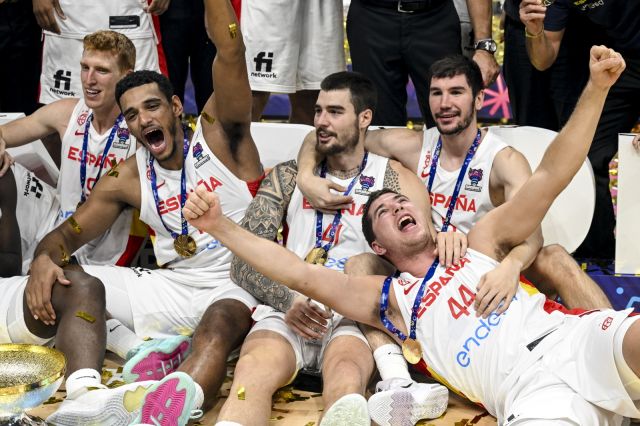 Испания триумфира в Евробаскет за четвърти път в историята си