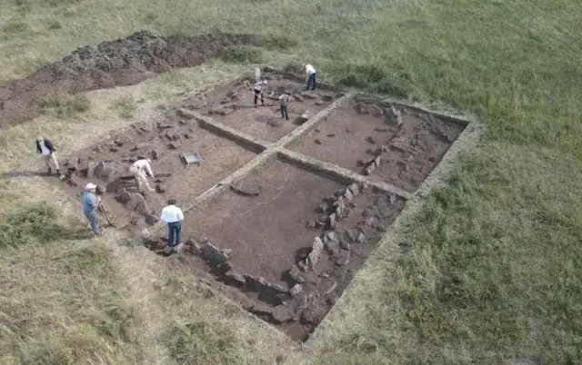 Откриха остатъци от жилище от бронзовата ера (СНИМКИ)