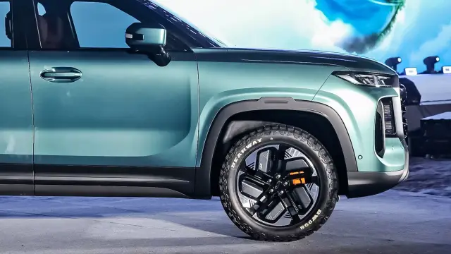 Запознаваме ви с първия модулен SUV на Chery, непосредствено от Китай