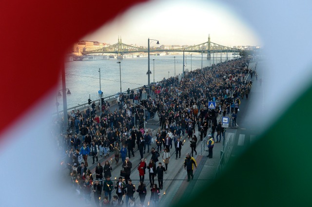 Унгария отбеляза 60 години от въстанието срещу комунизма