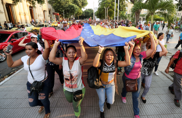 Хиляди протестираха във Венецуела