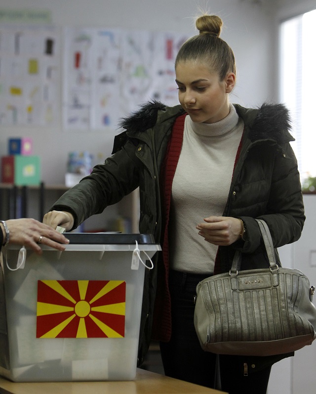 Гласуването в Македония приключи без инциденти (Снимки)