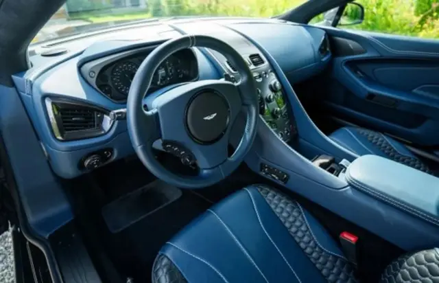 Единственият по рода си Aston Martin Vanquish на Даниел Крейг отива на търг