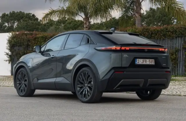 Новата Toyota C-HR+ дебютира в Европа