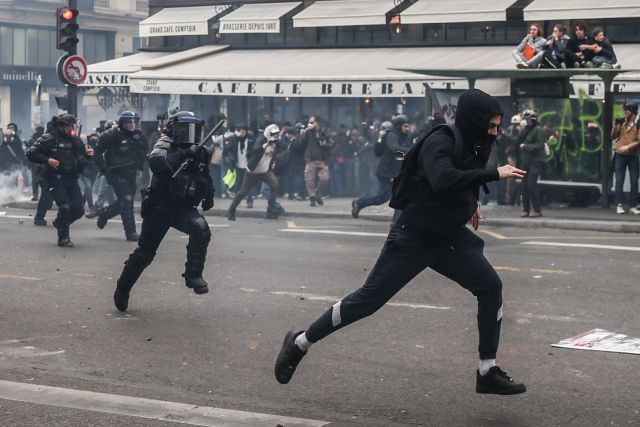 Нов ден на протести във Франция, насилие и разбити витрини по улиците на Париж - 2