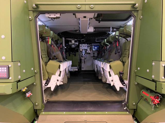  GDELS показа най-модерната бойна бронирана машина Piranha (СНИМКИ) 