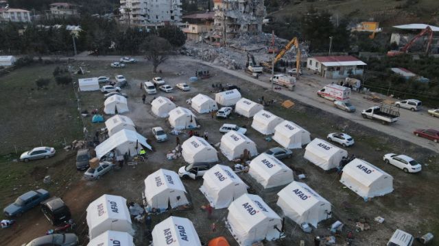 ООН: Над 5 млн. души в Сирия са без дом заради земетресението (ВИДЕО)