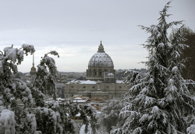 Първи сняг в Рим от няколко години! Градът е блокиран