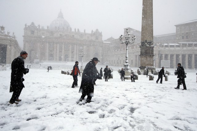 Първи сняг в Рим от няколко години! Градът е блокиран