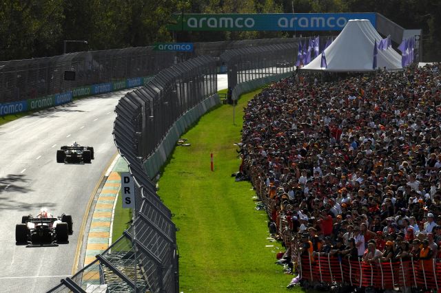  Рекорд: Около 420 000 последователи са гледали на пистата в Мелбърн на Гран при на Австралия 