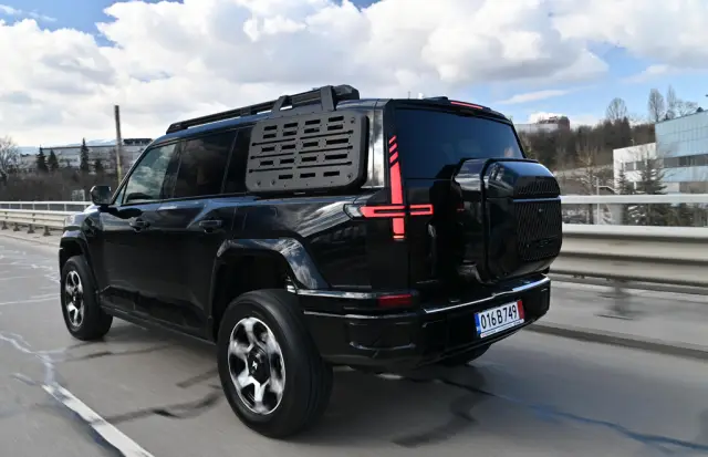 Тествахме китайското офроуд чудовище MHERO 817 (вижте и колко струва у нас)