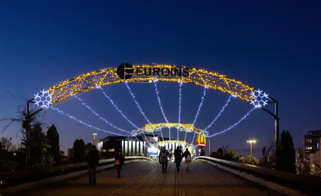 Електрохолд, Евроинс и Dongfeng способстват за празничното въодушевление в столицата