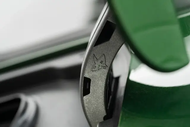 Знаете ли, че от 20 години Opel крие акули в интериора на колите си