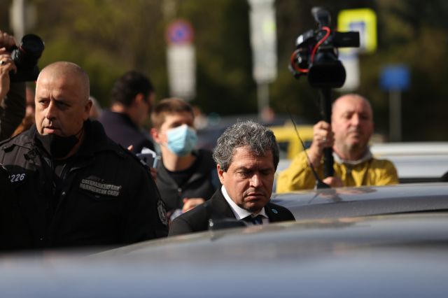 ВМРО сложи скъсан фес на главата на Тошко Йорданов (СНИМКИ)