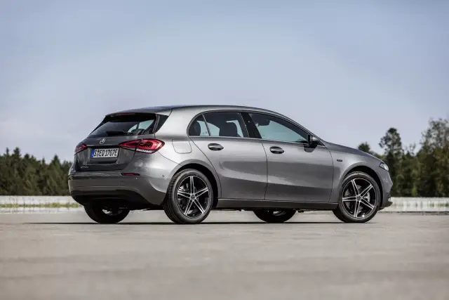 Mercedes удължава производството на A-Class за втори път