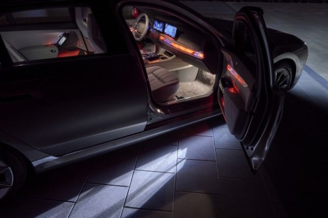 BMW изгради тунел, който симулира ден и нощ