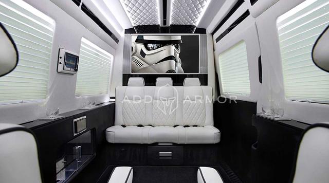  Превърнаха Mercedes-Benz Sprinter в мобилна паник стая 