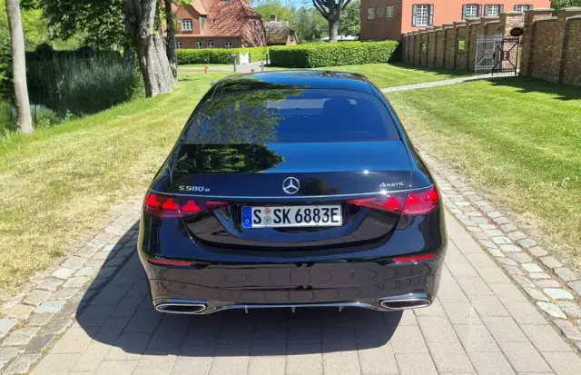 We tested the new Mercedes S-Class (with a diesel six and a gasoline V8, burning on... Euro 7) 