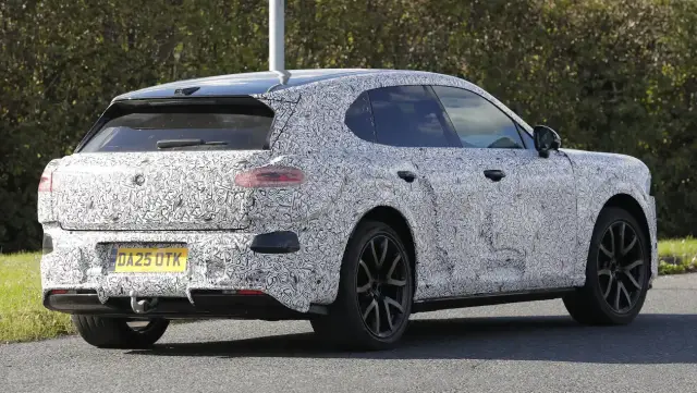 Първи взор към електрическия кросоувър на Bentley