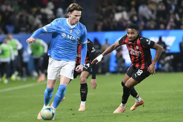 Наполи победи Милан и очаква на финал победителя от Болоня - Интер