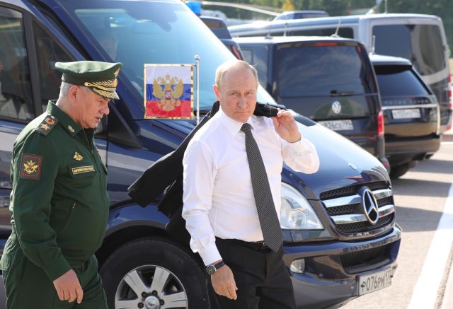 Британското разузнаване: Путин уволнил Шойгу заради неуспеха в Украйна