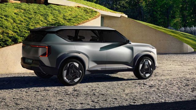  Kia показа стилен кросоувър с дизайна на EV9 - 2 
