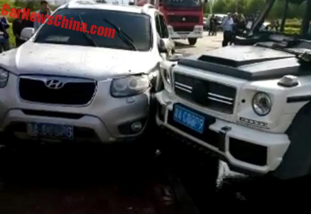 Изгоря уникален G63 AMG 6×6 Mansory