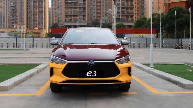  Защо в Китай симулират механичната трансмисия при електрическите коли? 
