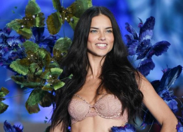 Мъже, радвайте се! Адриана Лима отново е сама