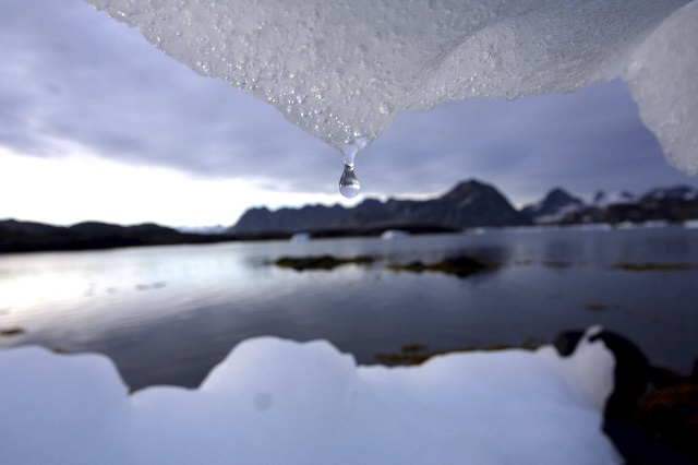 Ледовете в Арктика се топят по-бързо, отколкото досега (СНИМКИ)
