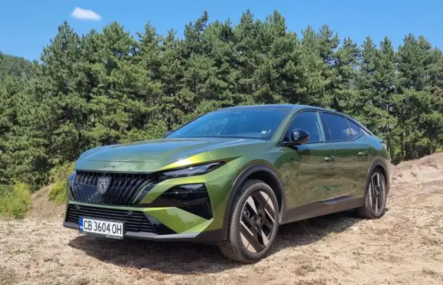 Тествахме новото Peugeot 408. Дизайнът привлича погледи, но достатъчно ли е това и какви са цените у нас?