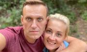 Навални се възстановява бързо, под строга охрана е