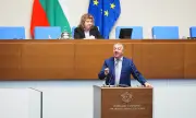 Остри реплики между "Възраждане" и БСП заради пенсионните реформи. Киселова спря микрофона на Драгомир Стойнев 