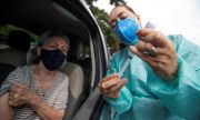 Европа бавно отваря градове, в Индия пандемията бушува