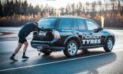 Нов световен рекорд по бутане на автомобил (ВИДЕО)