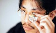 Brilliant Monocle превръща обикновени очила в умни